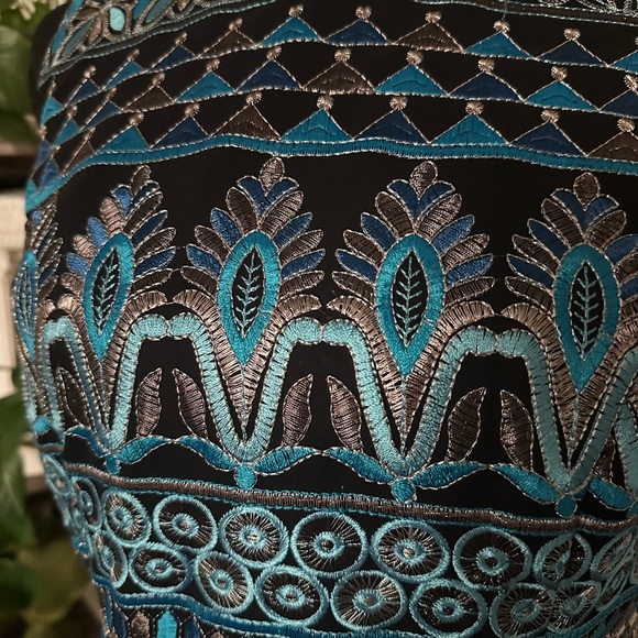 White House Black Market Embroidered Patterned Dress - Picture 3 of 8